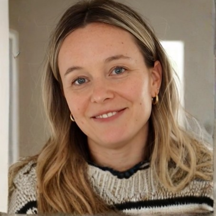 Review by Patricia Moreno